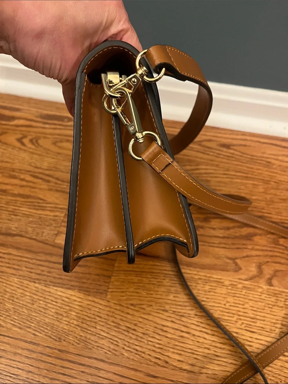 Roberta Rossi Leather Crossbody Handbag - Picture 5 of 9